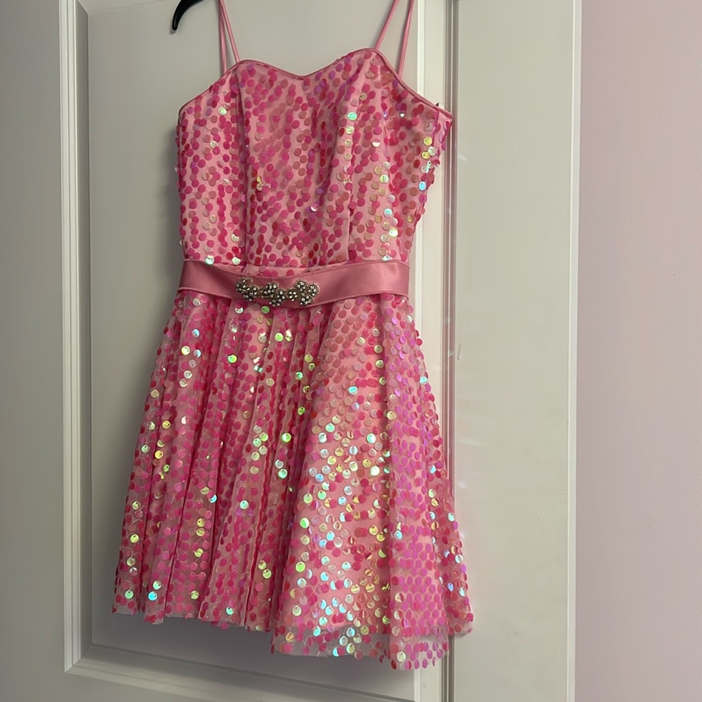 CW DESIGNS PINK SEQUIN SHORT DRESS SIZE M (8-10), detachable belt